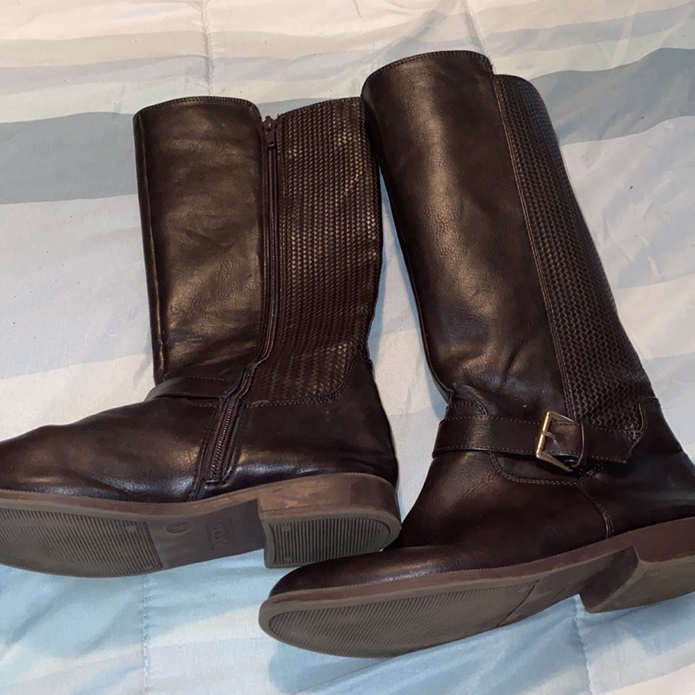 Shoes - Picture 2 of 3
